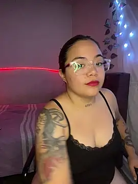 Snapshot of Lindalatina2001 chatting on 01/14/26, 12:05 Lindalatina2001 online show from 01/14/26, 12:05