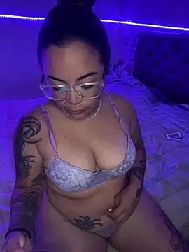 Snapshot of Lindalatina2001 chatting on 02/05/26, 02:38 Lindalatina2001 online show from 02/05/26, 02:38