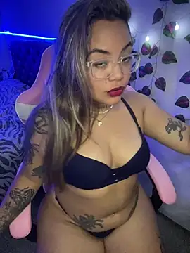 Snapshot of Lindalatina2001 chatting on 03/02/26, 02:14 Lindalatina2001 online show from 03/02/26, 02:14