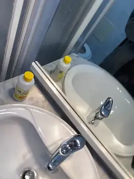 CorrectBrook76 online show from 12/01/25, 07:19