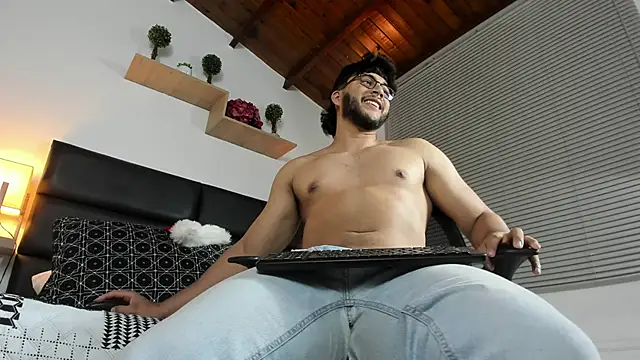 mike foxxx  online show from 12/18/25, 01:39