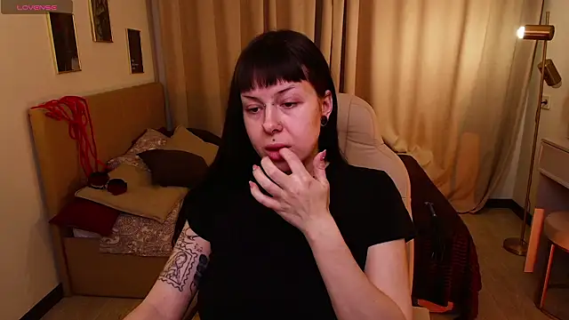 Eliza Bennet online show from 02/16/26, 07:37