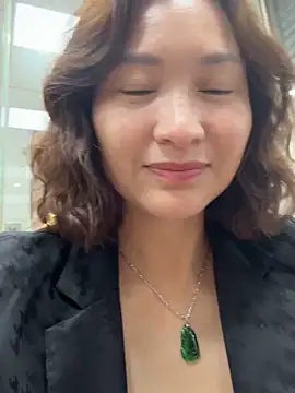 A-ZJunn online show from 04/28/26, 03:33