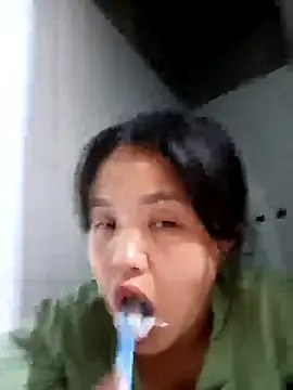 Snapshot of Pretty-haert chatting on 04/20/26, 01:58 Pretty-haert online show from 04/20/26, 01:58