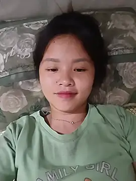 Snapshot of Pretty-haert chatting on 05/28/26, 04:15 Pretty-haert online show from 05/28/26, 04:15