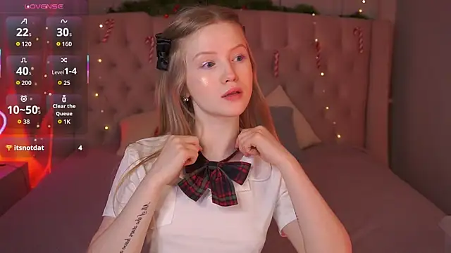 LilianHoward online show from 01/15/26, 12:21