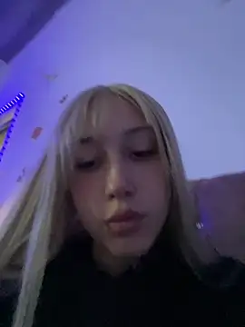 Zoe  blue online show from 11/30/25, 10:25