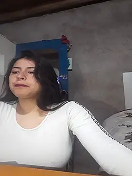 Snapshot of Estefanny_Lolyy chatting on 06/15/26, 02:25 Estefanny Lolyy online show from 06/15/26, 02:25