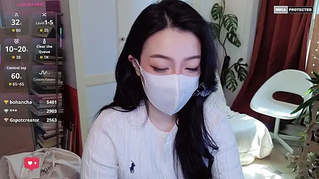 nayomi 34f online show from 04/07/26, 03:07