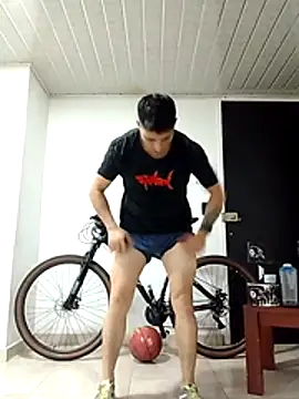 Yucasaurio online show from 12/01/25, 10:59