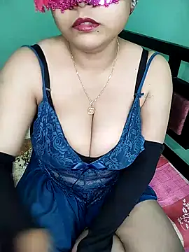 CherrychloeXO online show from 02/16/26, 05:36