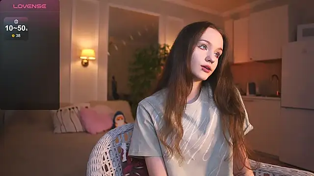 Snapshot of lunaice__ chatting on 12/02/25, 08:08 lunaice online show from 12/02/25, 08:08