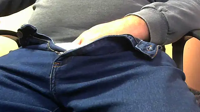 Yoghi65 online show from 01/13/26, 01:49