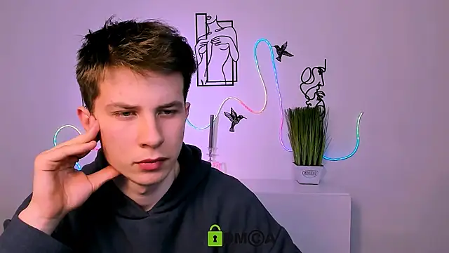 leo valor online show from 12/21/25, 07:15