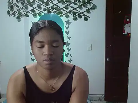 Andreaebony online show from 12/18/25, 01:06