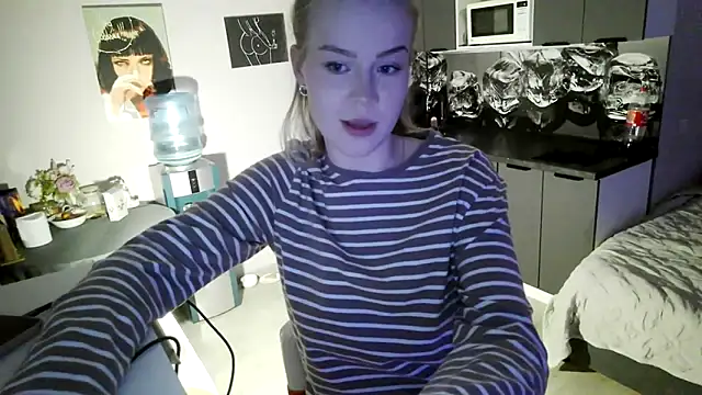 LunaPeony online show from 02/02/26, 06:17