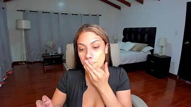 Zara Wolf  online show from 12/20/25, 12:12