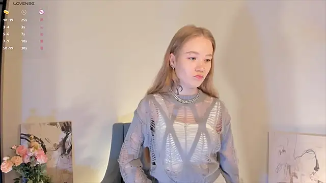 Snapshot of MaireLanda chatting on 12/23/25, 04:54 MaireLanda online show from 12/23/25, 04:54