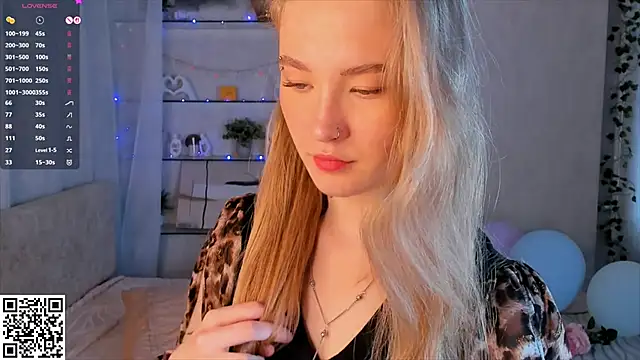 Snapshot of MaireLanda chatting on 06/16/26, 04:15 MaireLanda online show from 06/16/26, 04:15