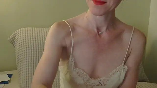 Snapshot of AuroraAG chatting on 06/29/26, 11:10 AuroraAG online show from 06/29/26, 11:10