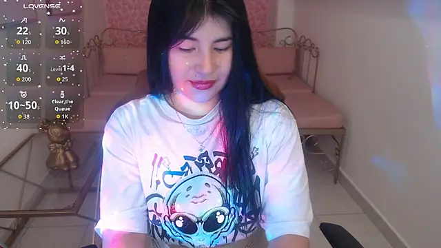 Nina harpper  online show from 12/03/25, 01:20