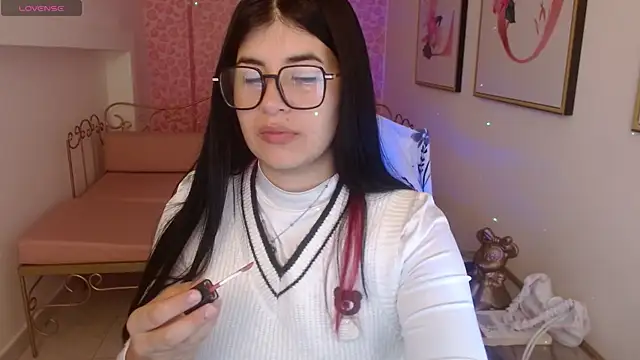 Nina harpper  online show from 03/28/26, 01:11