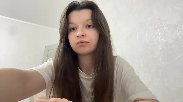 EllieBerrie online show from 12/17/25, 05:30