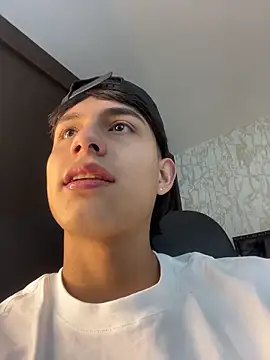 Lander Cruz online show from 12/16/25, 07:52