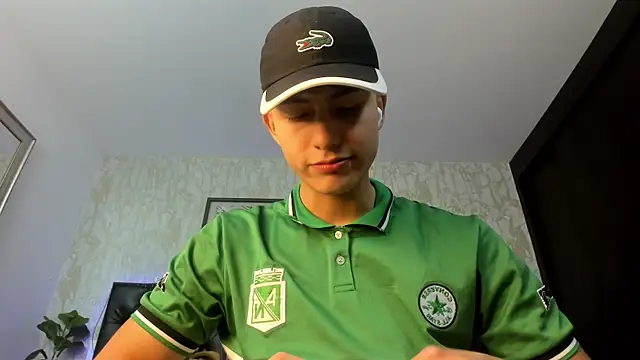 Snapshot of Lander_Cruz chatting on 04/21/26, 08:44 Lander Cruz online show from 04/21/26, 08:44