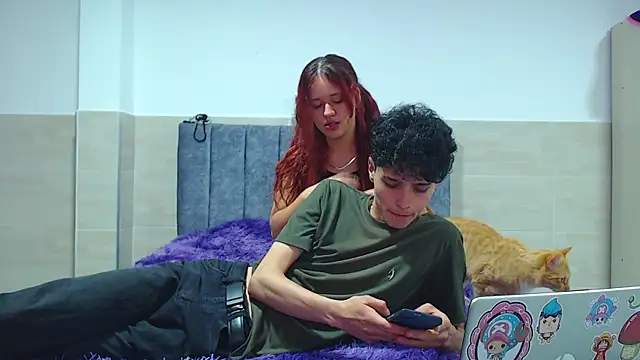 hottie couplee online show from 12/03/25, 10:52