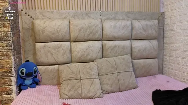 ValeryMorales online show from 12/23/25, 03:26