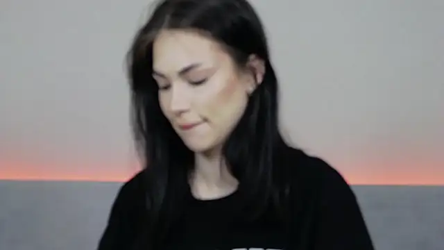 RachaelMils online show from 02/07/26, 03:54