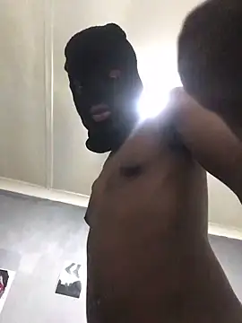 Snapshot of Pound5King chatting on 04/05/26, 08:39 Pound5King online show from 04/05/26, 08:39