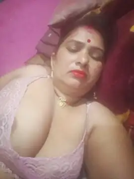 Your-shreya143 online show from 05/25/26, 11:44