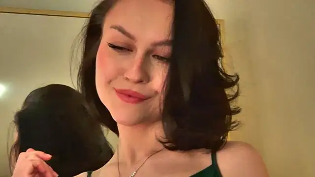 Snapshot of MonicaMercer chatting on 02/12/26, 07:14 MonicaMercer online show from 02/12/26, 07:14