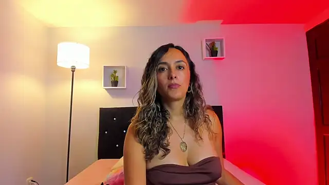 Snapshot of Victoria_Rose_ chatting on 05/11/26, 04:04 Victoria Rose online show from 05/11/26, 04:04