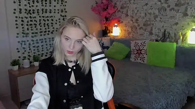 Snapshot of Gina_Gina_love chatting on 05/08/26, 12:49 Gina Gina love online show from 05/08/26, 12:49