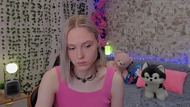 Snapshot of Gina_Gina_love chatting on 06/09/26, 12:55 Gina Gina love online show from 06/09/26, 12:55