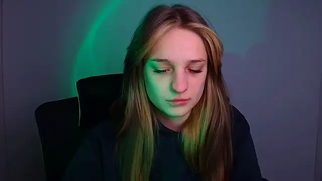 Katie Rosiee online show from 12/22/25, 10:18