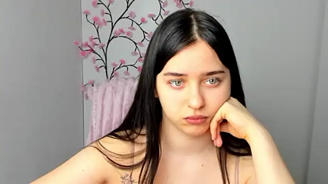 Lilu May online show from 04/13/26, 05:40