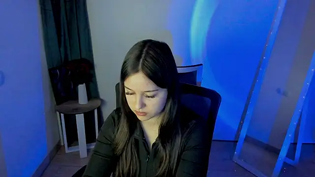 Lilu May online show from 05/11/26, 04:04