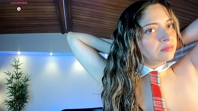 TiffanyHoustton online show from 07/16/26, 11:49