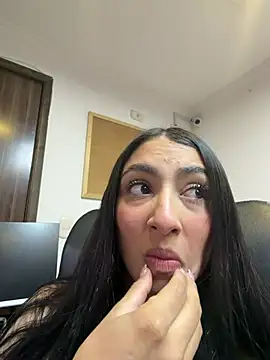 lya  brown online show from 06/26/26, 10:19