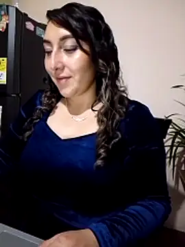 Snapshot of Valeria_montana_ chatting on 12/18/25, 11:22 Valeria montana online show from 12/18/25, 11:22