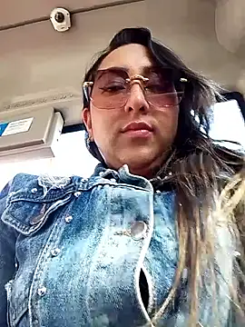 Snapshot of Valeria_montana_ chatting on 01/11/26, 01:27 Valeria montana online show from 01/11/26, 01:27