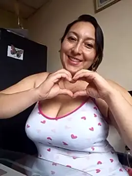 Snapshot of Valeria_montana_ chatting on 01/12/26, 04:45 Valeria montana online show from 01/12/26, 04:45