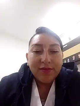 Valeria montana  online show from 04/13/26, 11:37