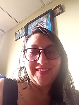 Valeria montana  online show from 04/19/26, 03:22