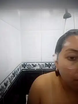 Snapshot of Valeria_montana_ chatting on 05/23/26, 05:17 Valeria montana online show from 05/23/26, 05:17