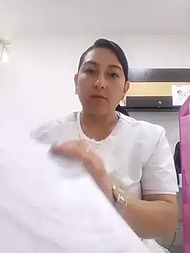 Snapshot of Valeria_montana_ chatting on 06/02/26, 04:09 Valeria montana online show from 06/02/26, 04:09